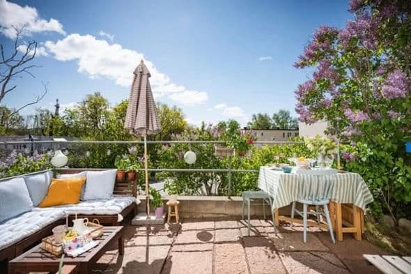 Charmig 1:a med terrass i Hjorthagen