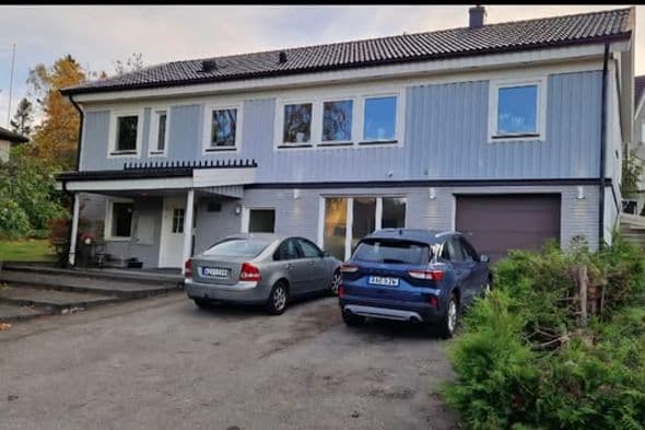 Möblerat rum för kvinna i Huddinge